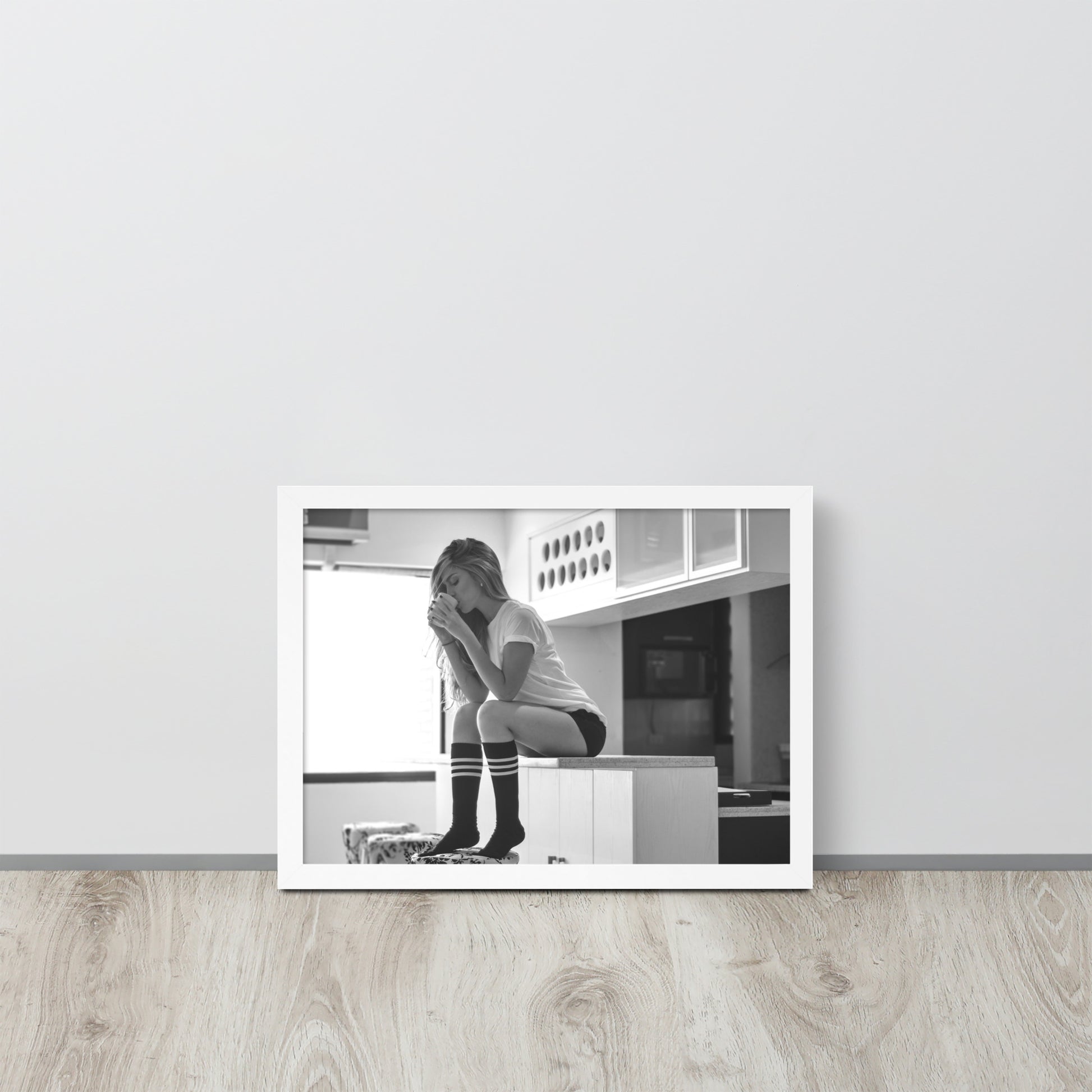 Women -- High Quality -- Framed on photo paper