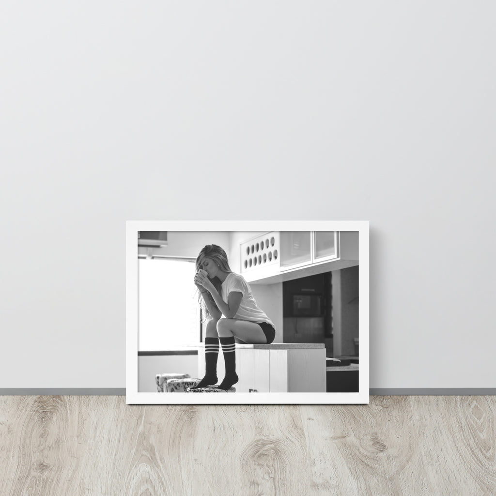 Women -- High Quality -- Framed on photo paper