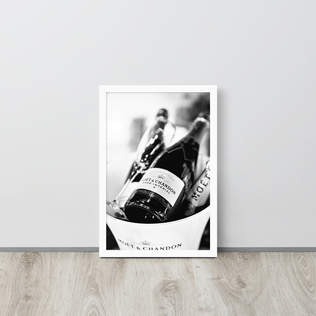 Champagne -- High Quality -- Framed on photo paper