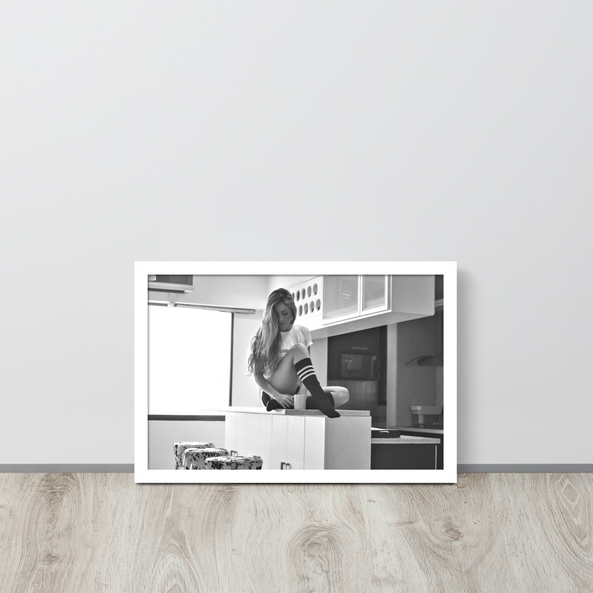 Women -- High Quality -- Framed on photo paper