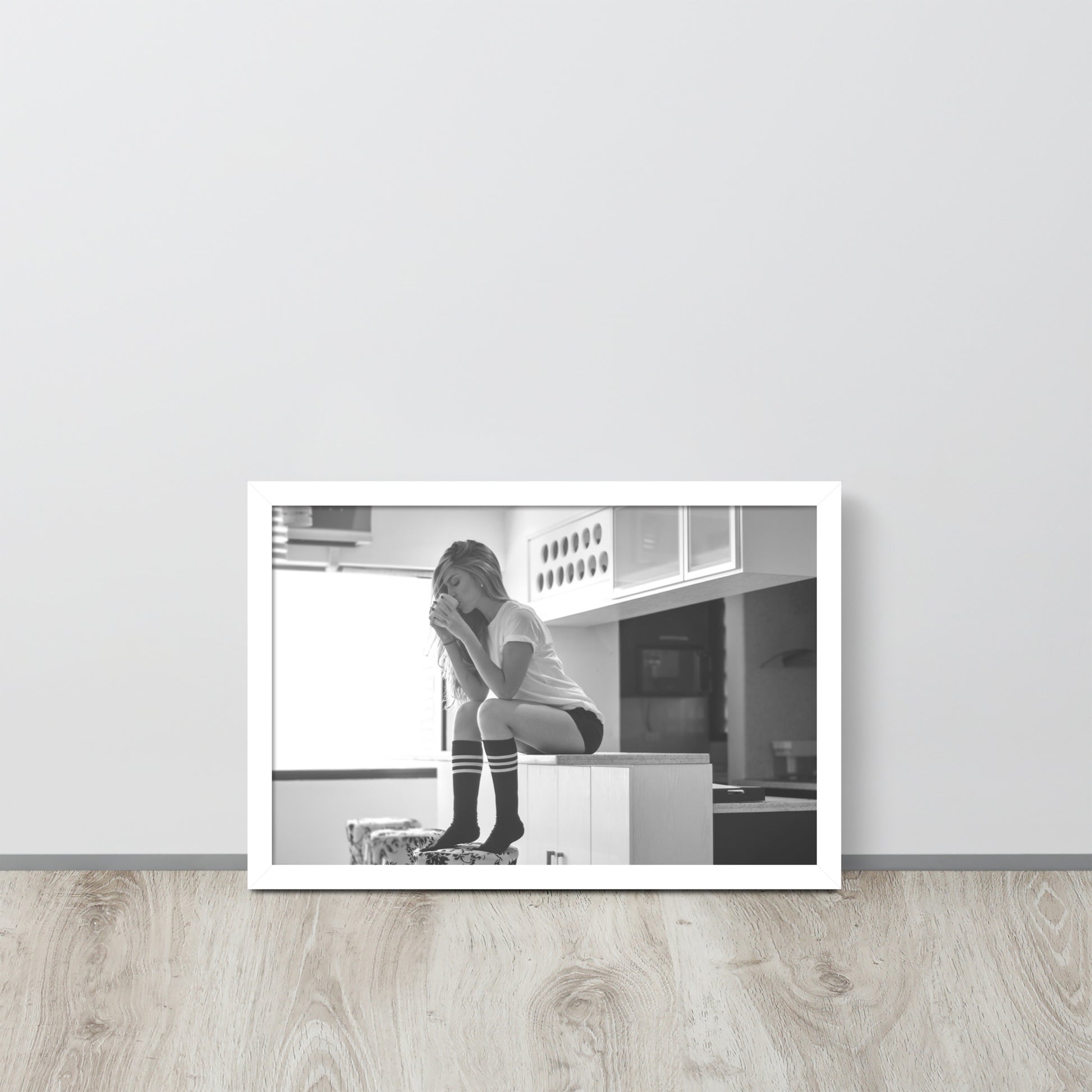 Women -- High Quality -- Framed on photo paper