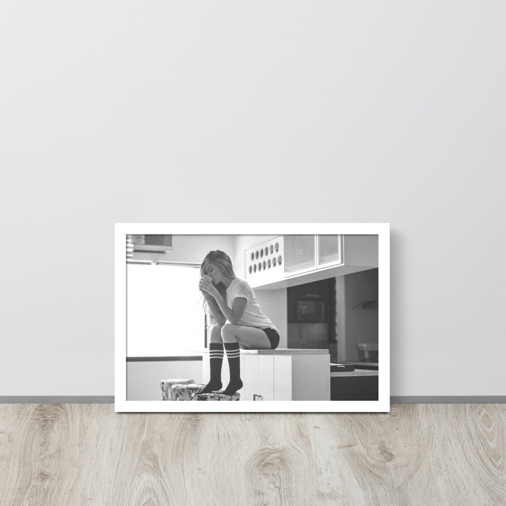 Women -- High Quality -- Framed on photo paper