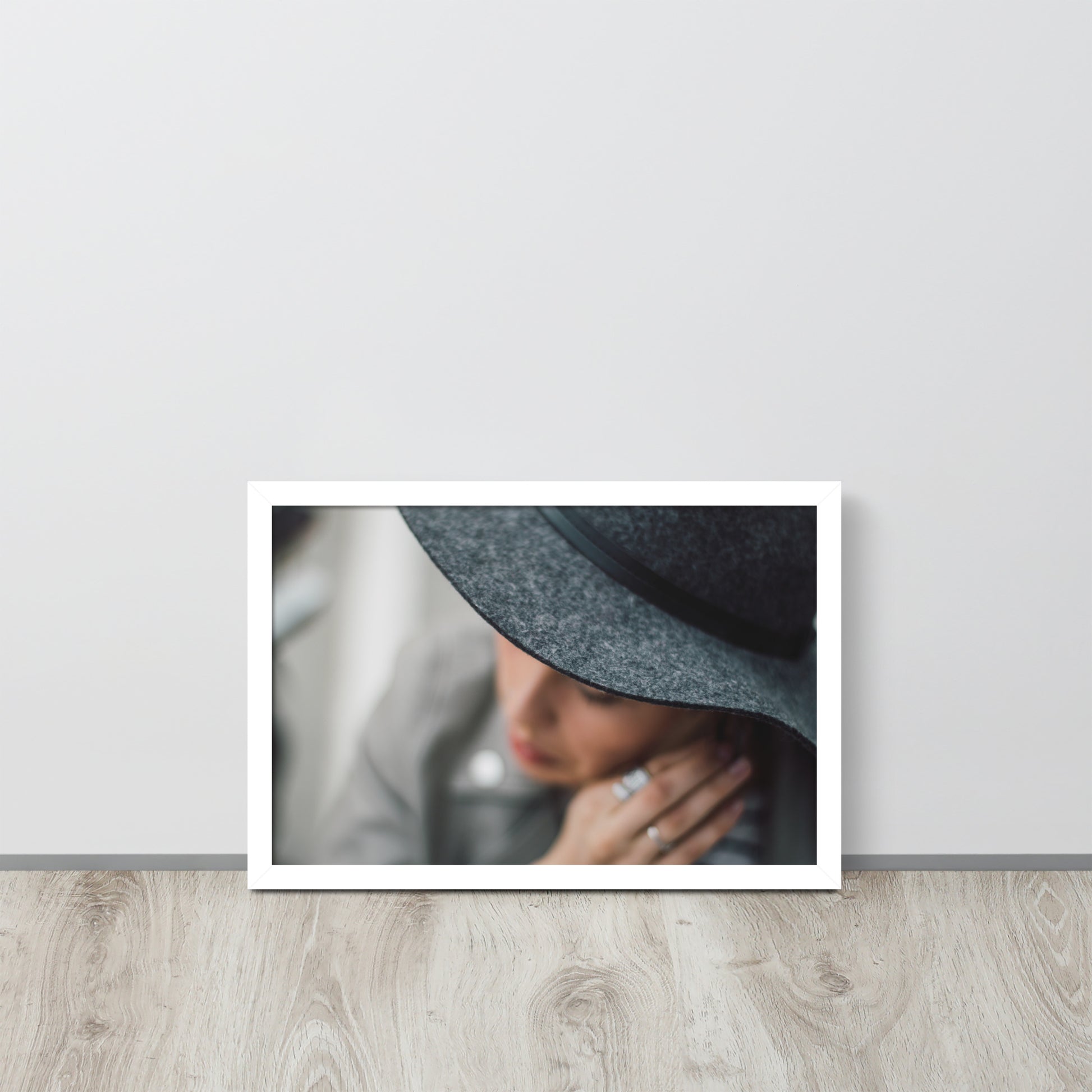 Women -- High Quality -- Framed on photo paper