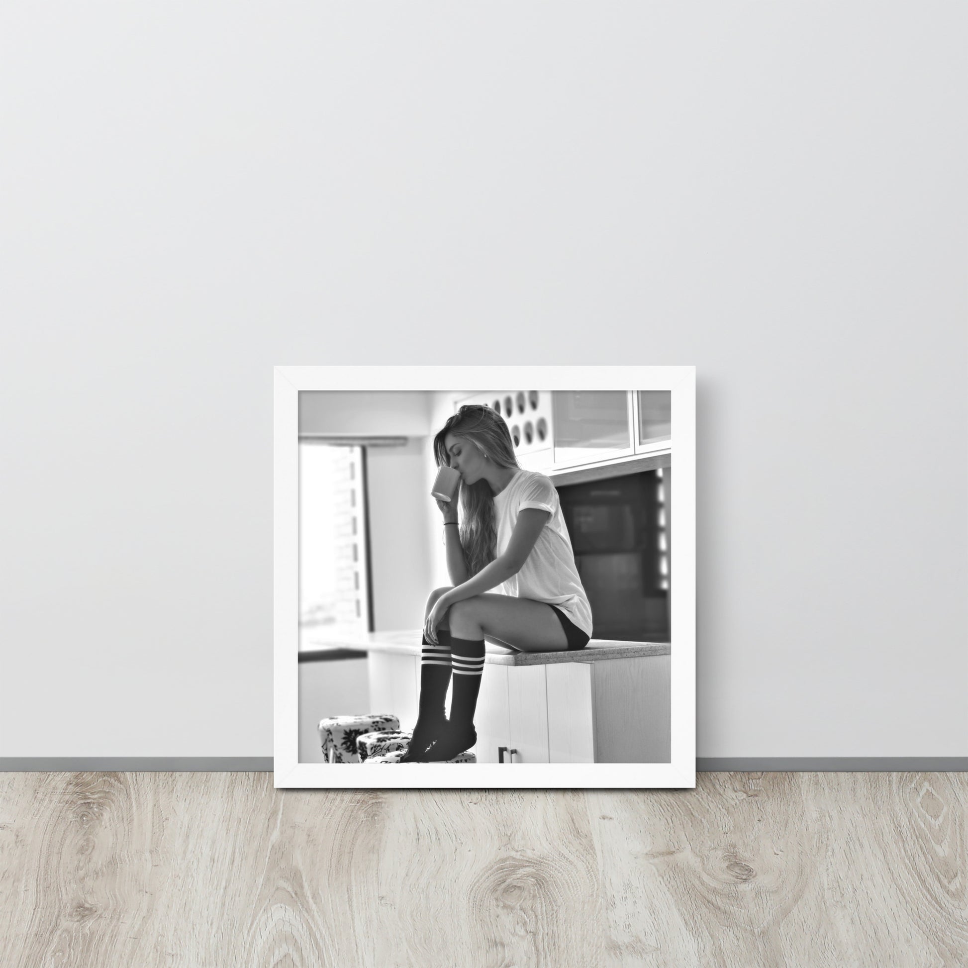 Women -- High Quality -- Framed on photo paper