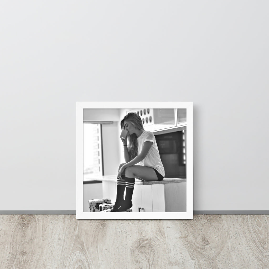Women -- High Quality -- Framed on photo paper