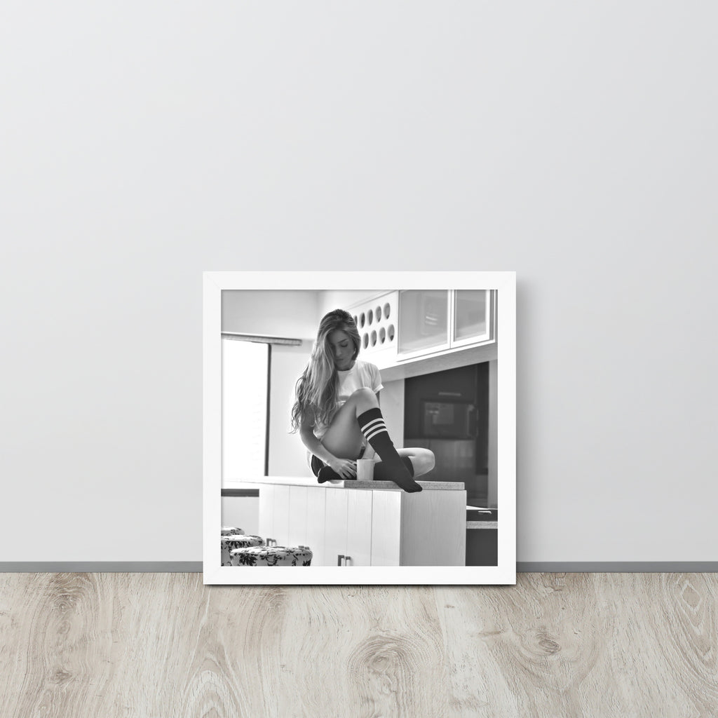 Women -- High Quality -- Framed on photo paper