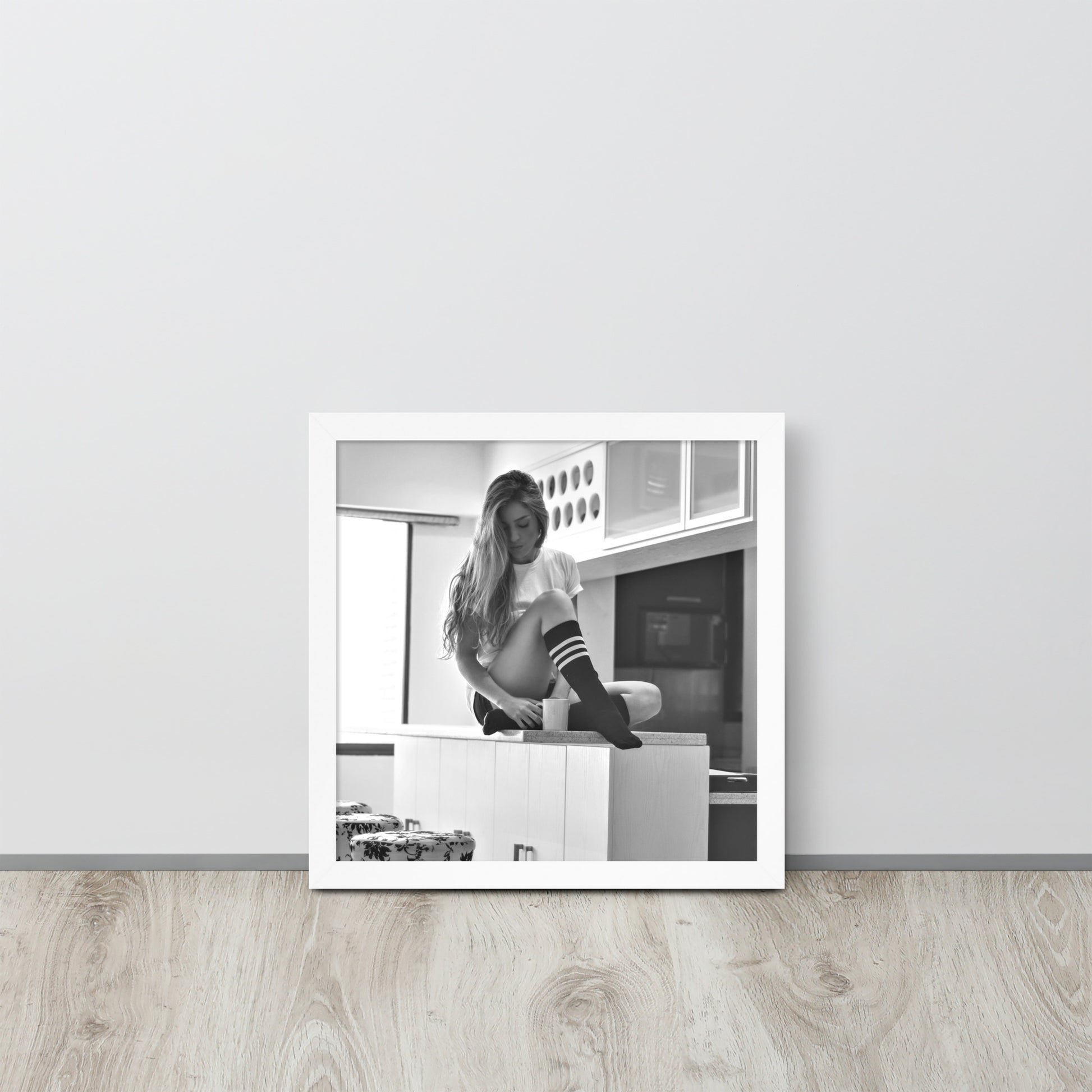 Women -- High Quality -- Framed on photo paper
