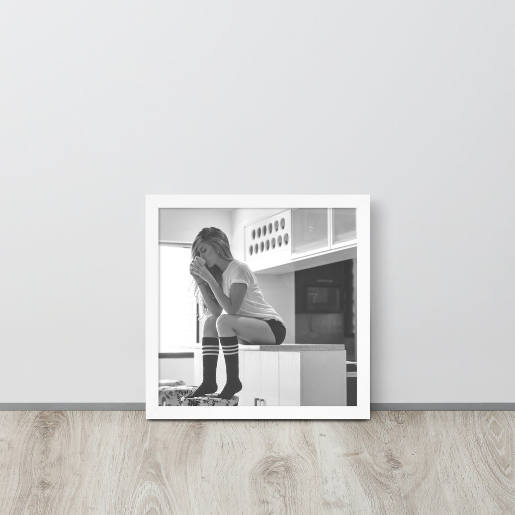 Women -- High Quality -- Framed on photo paper