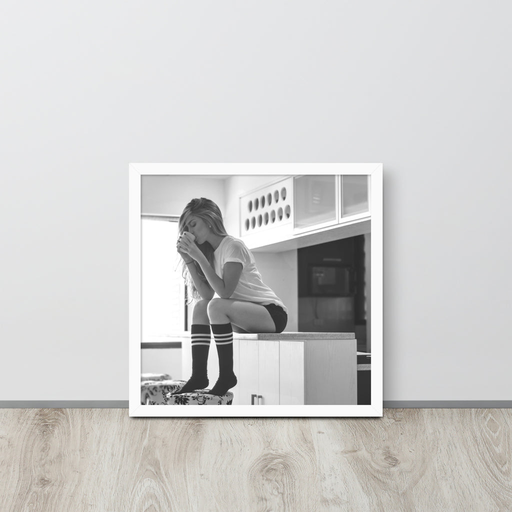 Women -- High Quality -- Framed on photo paper