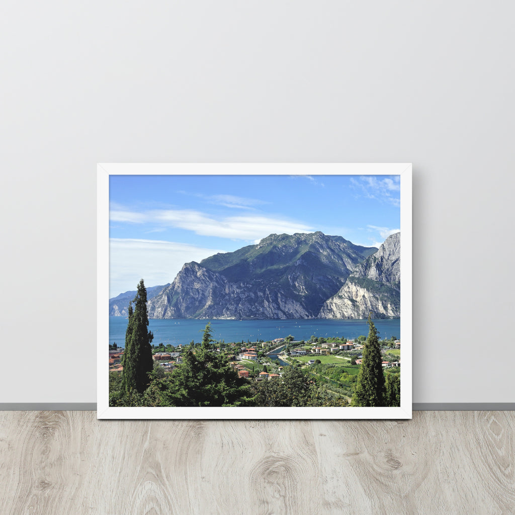 Lago di Garda Italia -- High Quality -- Framed on photo paper