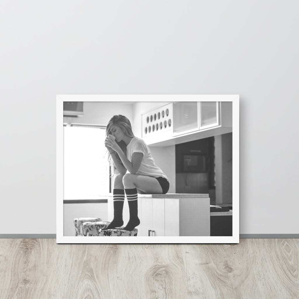 Women -- High Quality -- Framed on photo paper