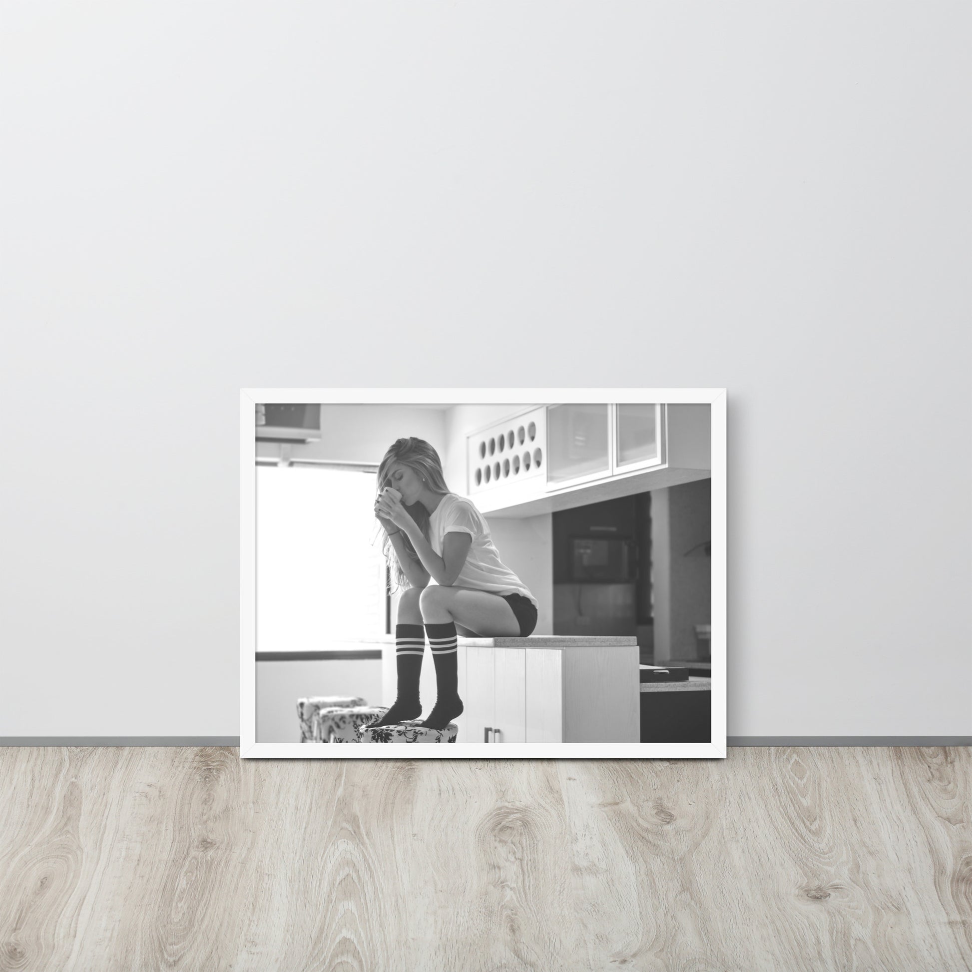 Women -- High Quality -- Framed on photo paper