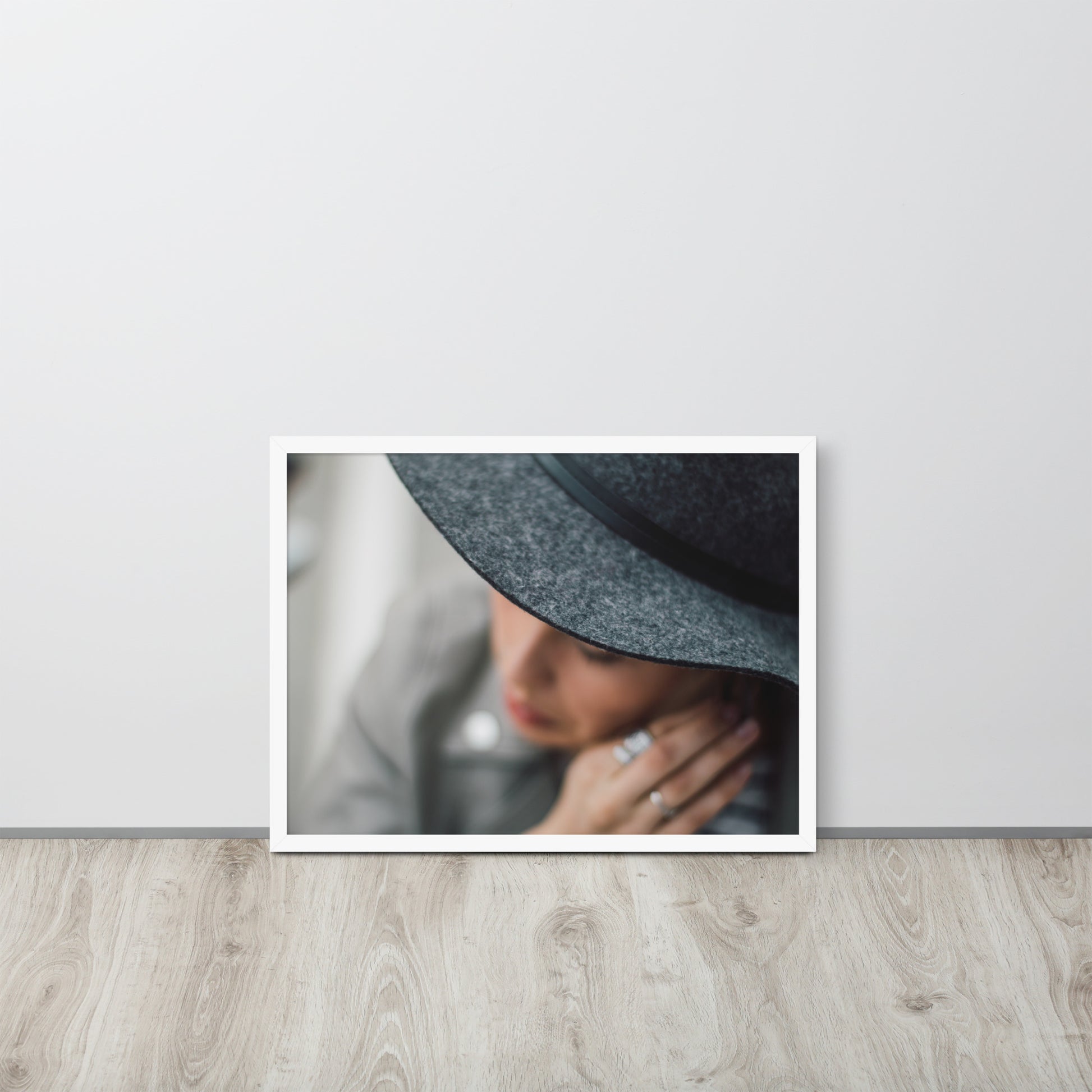 Women -- High Quality -- Framed on photo paper