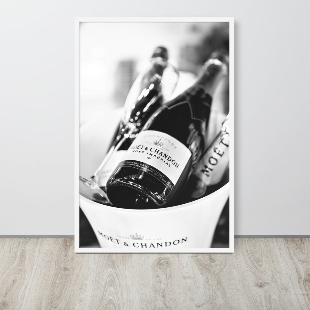 Champagne -- High Quality -- Framed on photo paper