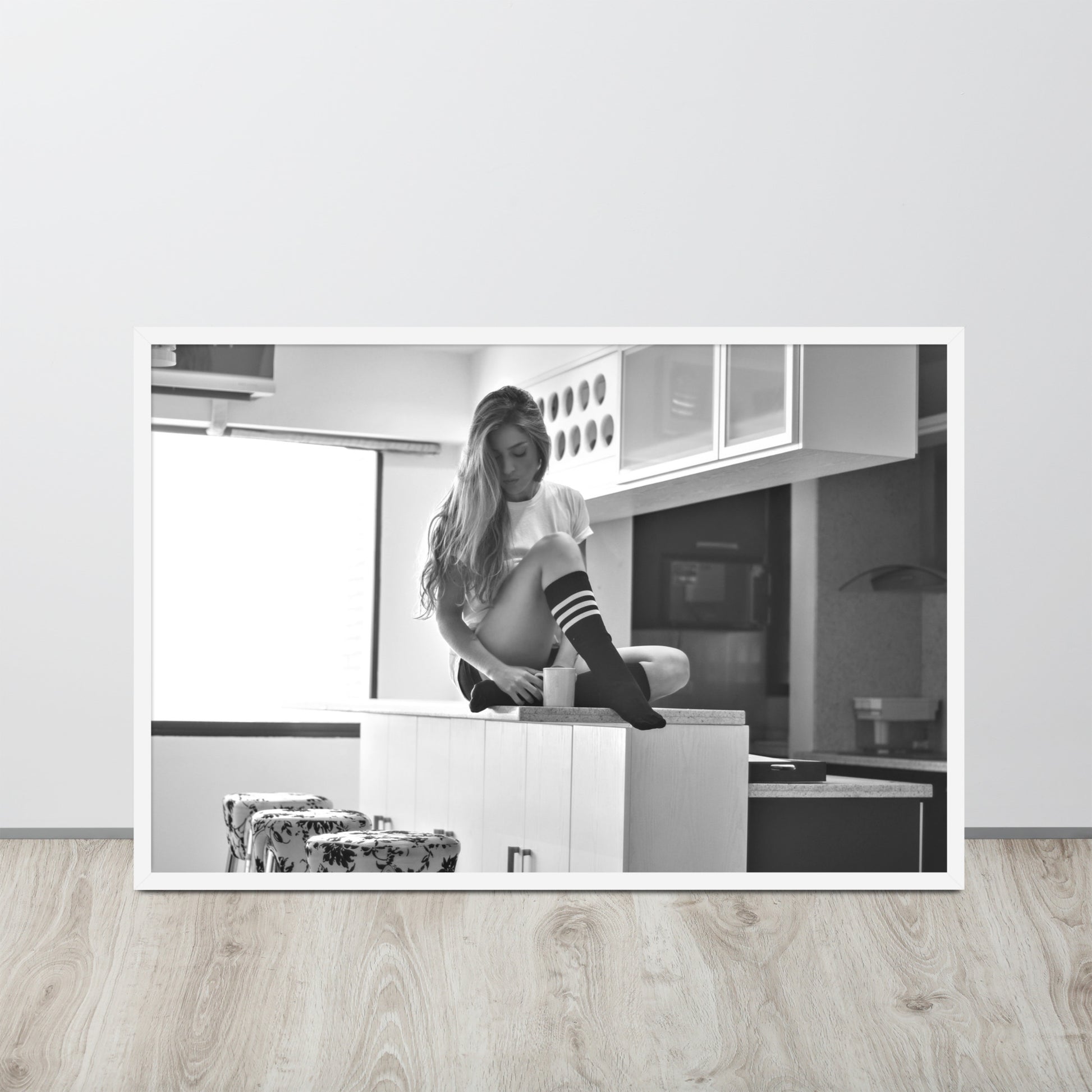 Women -- High Quality -- Framed on photo paper