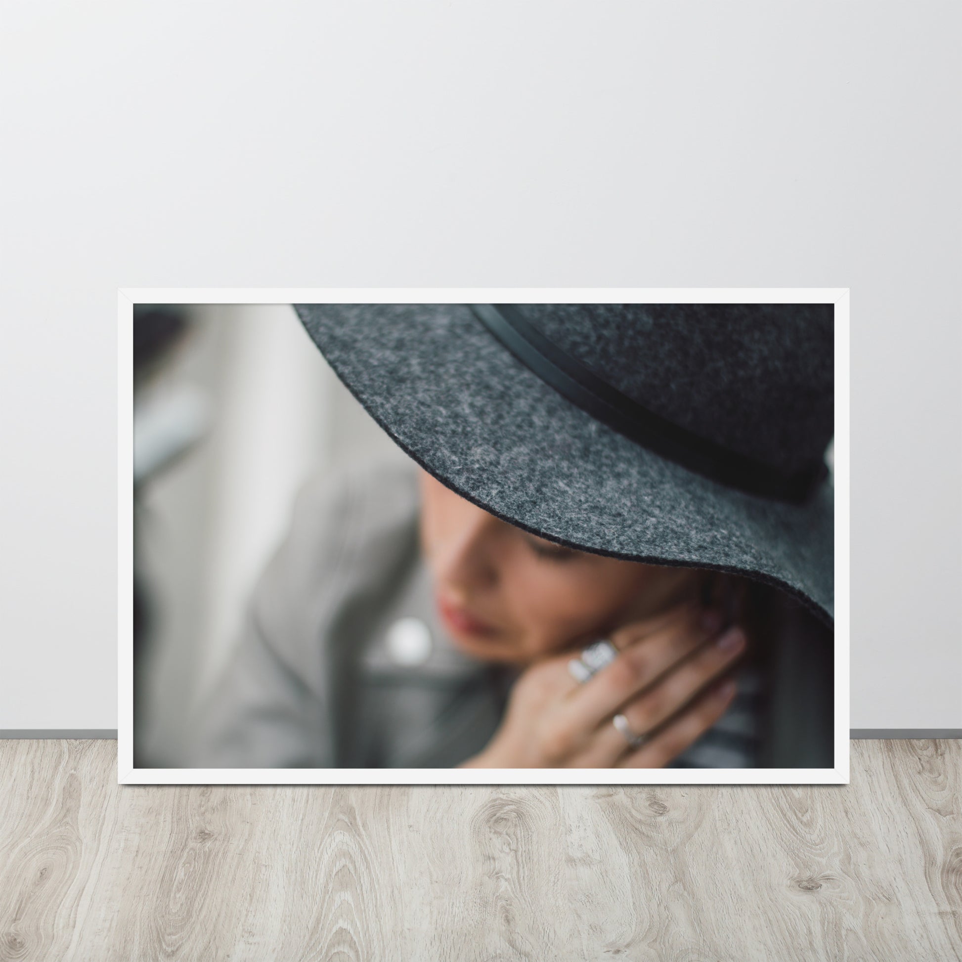 Women -- High Quality -- Framed on photo paper
