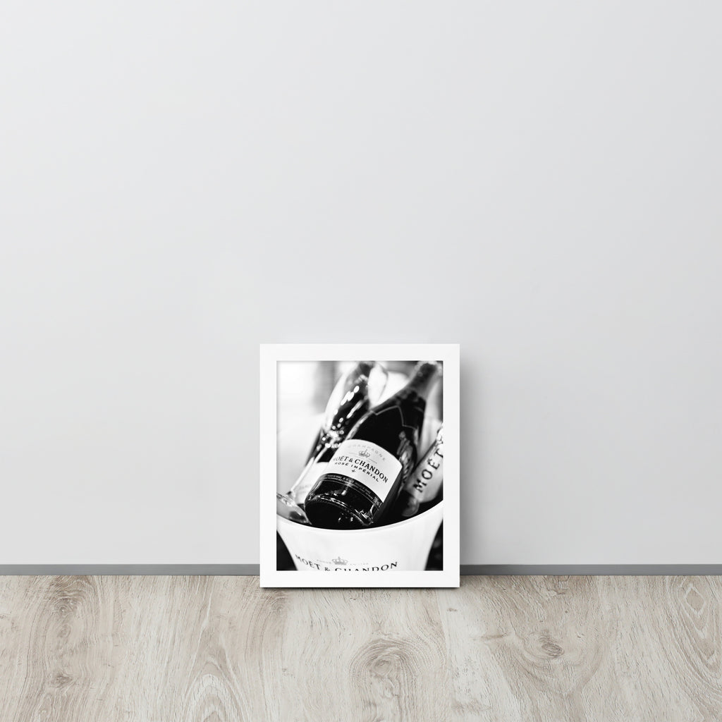Champagne -- High Quality -- Framed on photo paper
