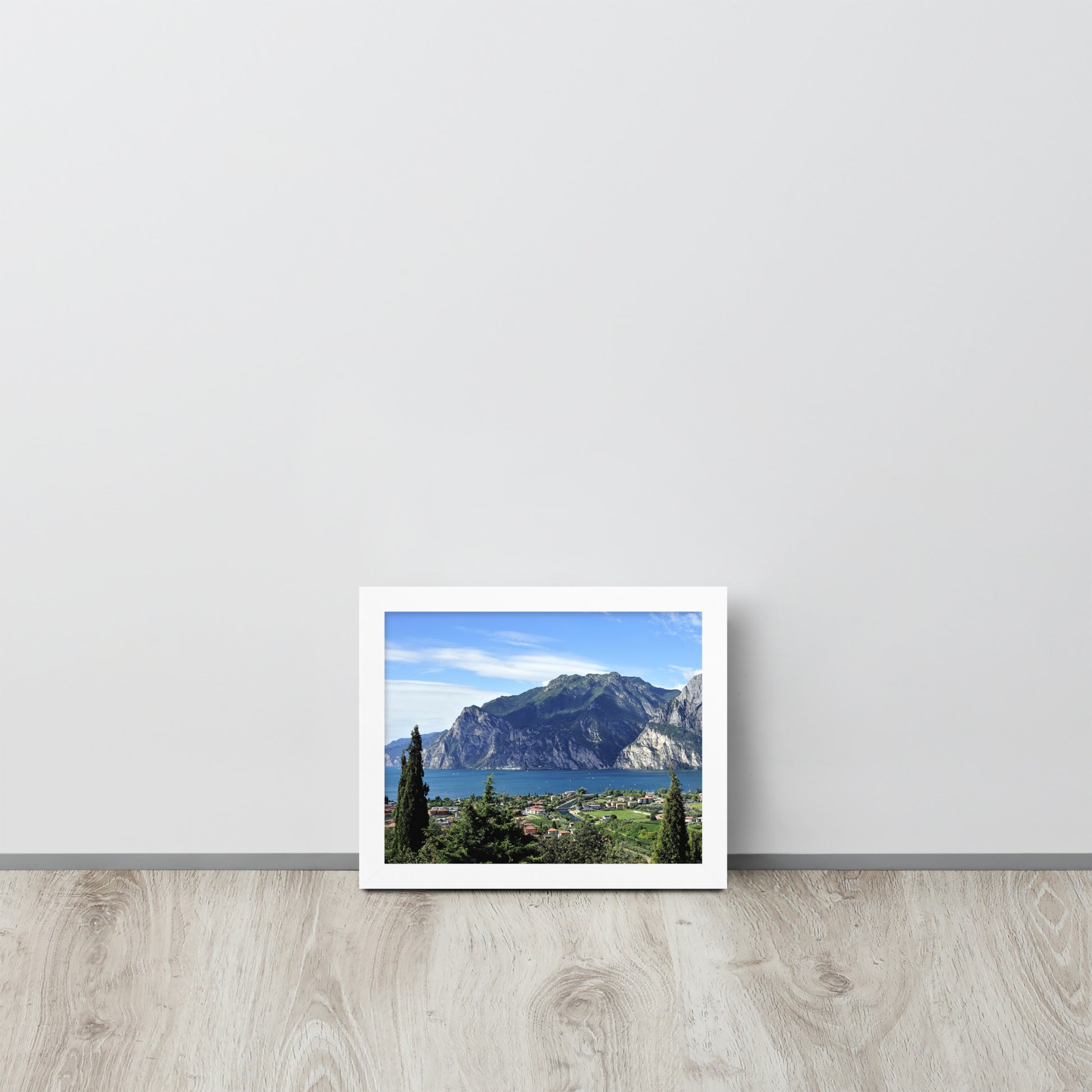 Lago di Garda Italia -- High Quality -- Framed on photo paper