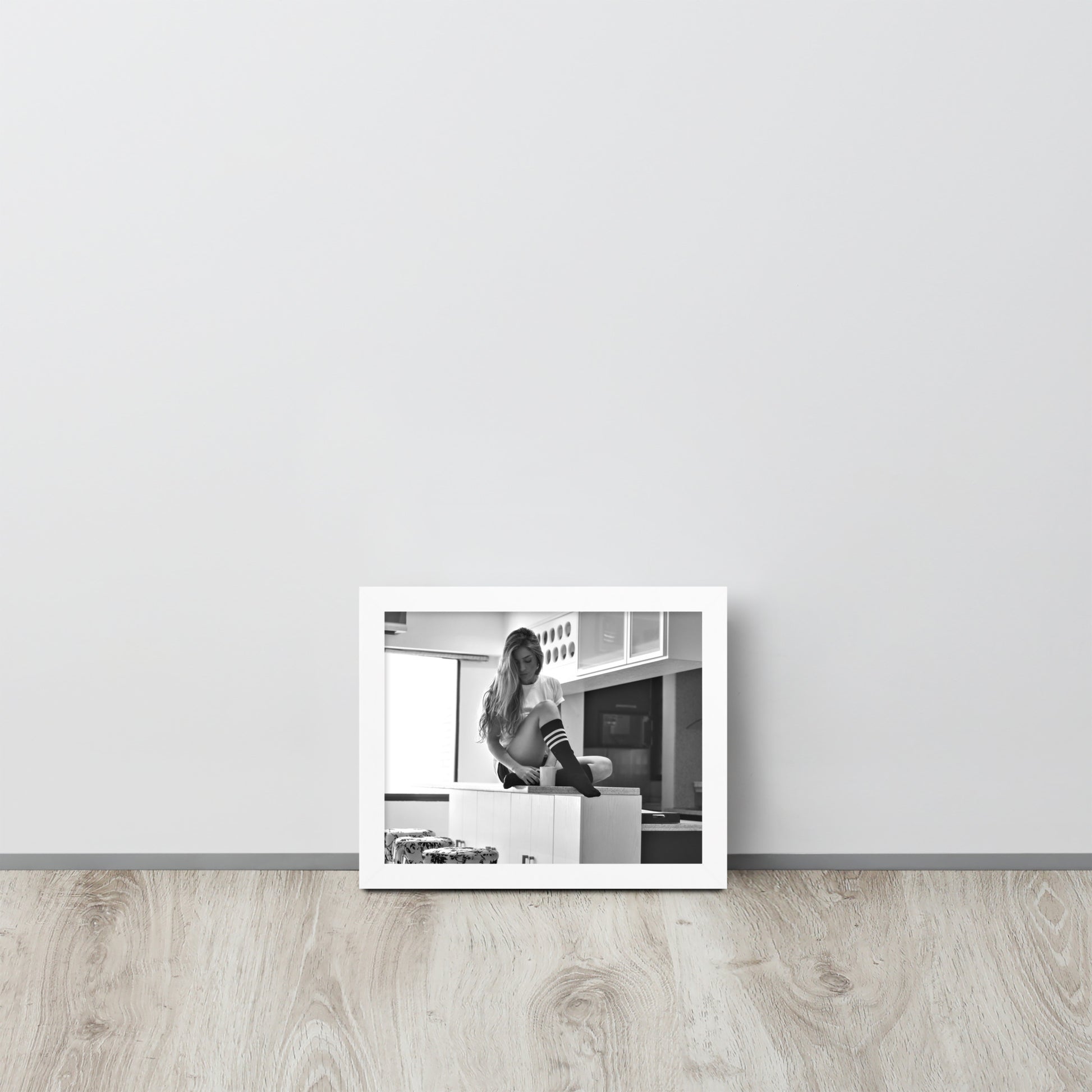 Women -- High Quality -- Framed on photo paper